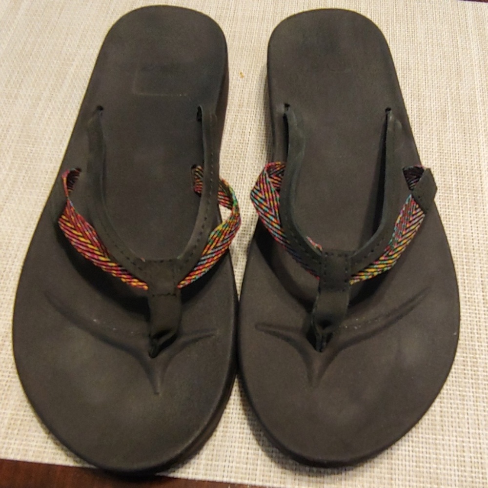 Teva flip flops sz 8 like new